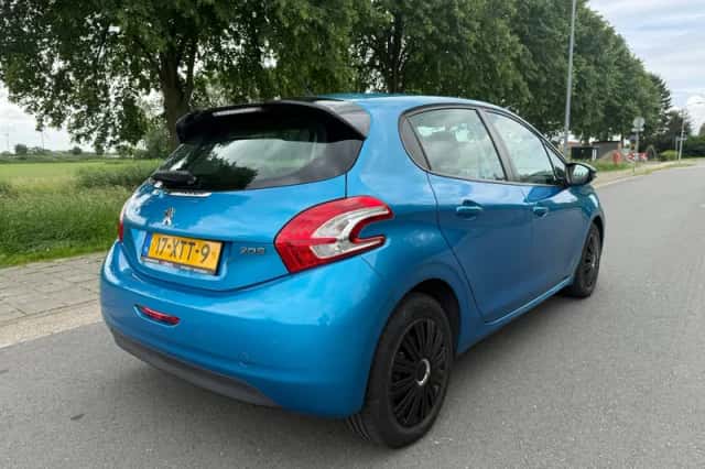 Peugeot 208 (2012) thumbnail 5
