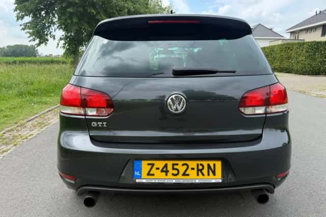 Volkswagen Golf (2009) thumbnail 4
