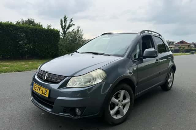Suzuki SX4 (2007) thumbnail 3