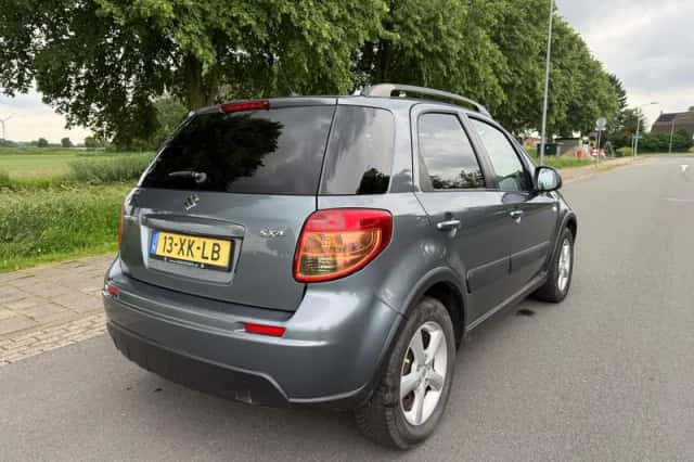 Suzuki SX4 (2007) thumbnail 6
