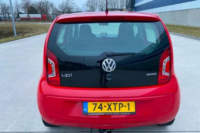 Volkswagen Up! (2012) thumbnail 4