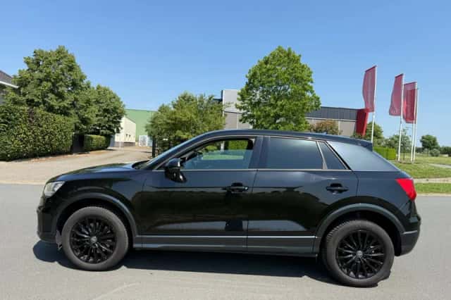 Audi Q2 (2017) thumbnail 2