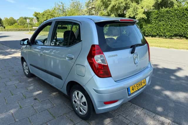 Hyundai i10 (2011) thumbnail 3