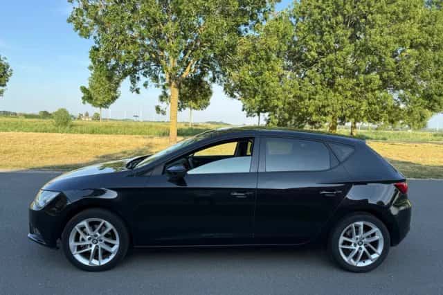 SEAT Leon (2013) thumbnail 2