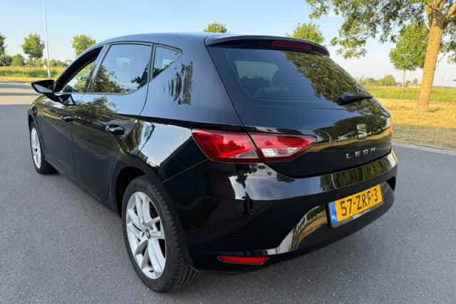 SEAT Leon (2013) thumbnail 3