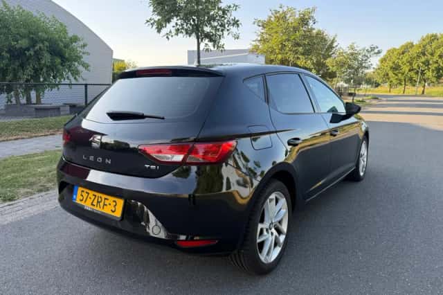 SEAT Leon (2013) thumbnail 5