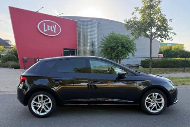 SEAT Leon (2013) thumbnail 6