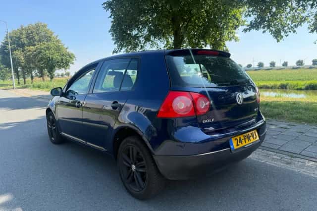 Volkswagen Golf (2004) thumbnail 3