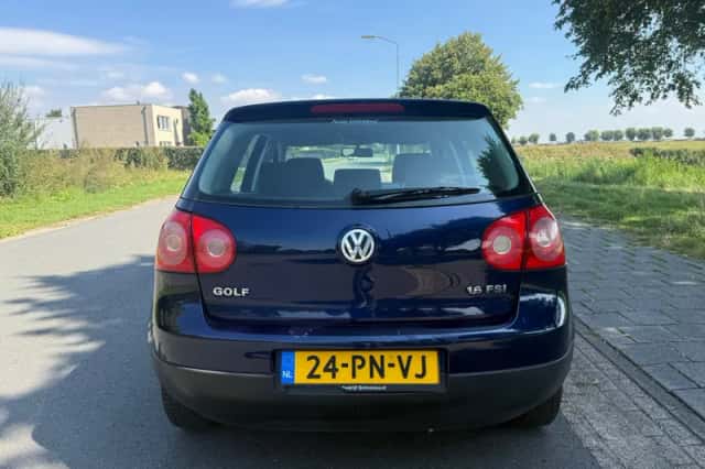 Volkswagen Golf (2004) thumbnail 4