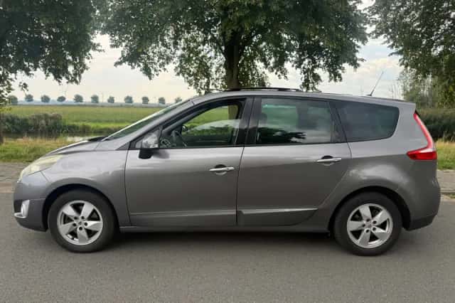 Renault Grand Scénic (2009) thumbnail 2
