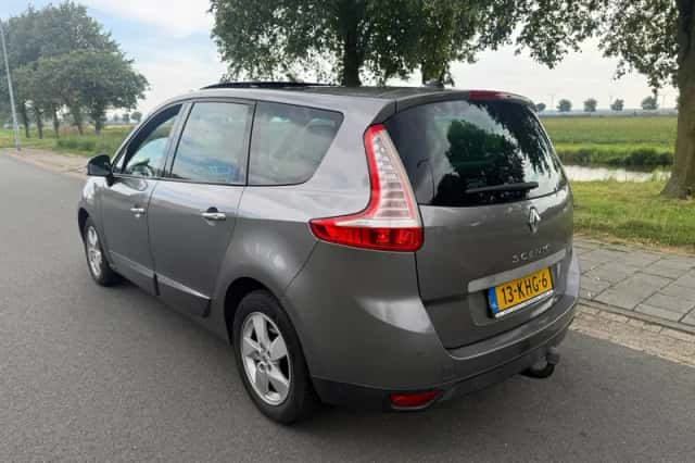 Renault Grand Scénic (2009) thumbnail 3