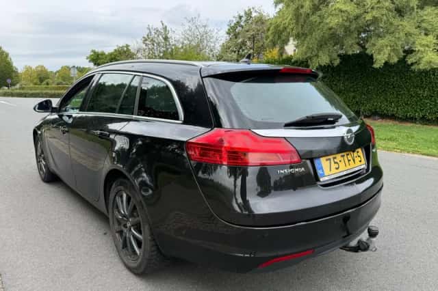 Opel Insignia (2012) thumbnail 3