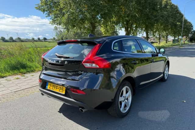 Volvo V40 (2014) thumbnail 5