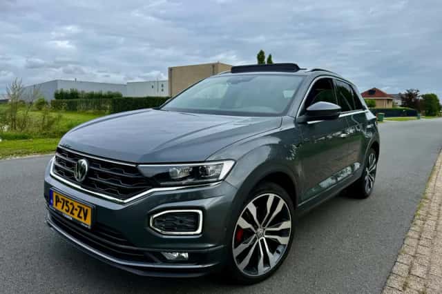 Volkswagen T-Roc (2019) thumbnail 1