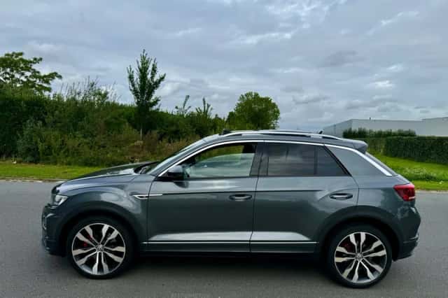 Volkswagen T-Roc (2019) thumbnail 2