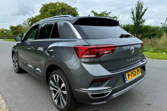 Volkswagen T-Roc (2019) thumbnail 3