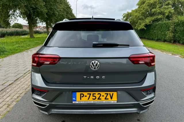 Volkswagen T-Roc (2019) thumbnail 4