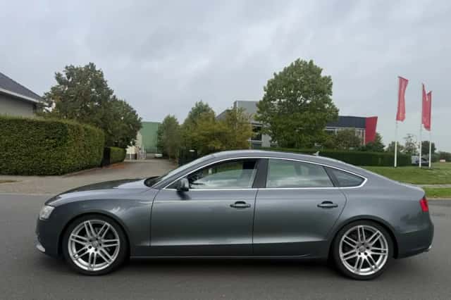 Audi A5 (2012) thumbnail 2