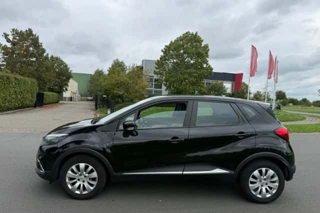 Renault Captur (2014) thumbnail 2