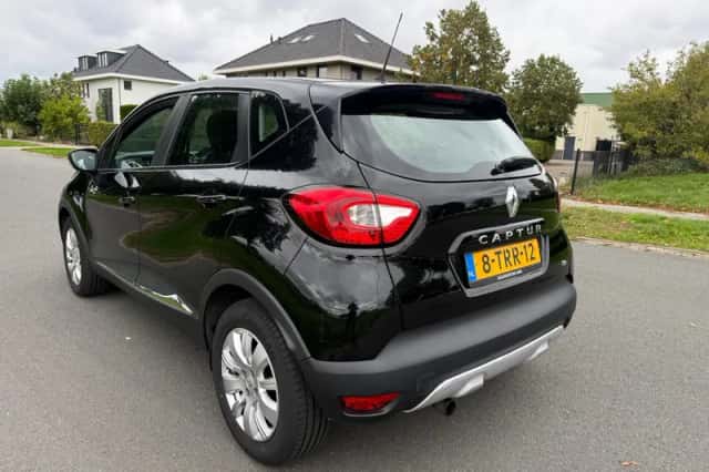Renault Captur (2014) thumbnail 3