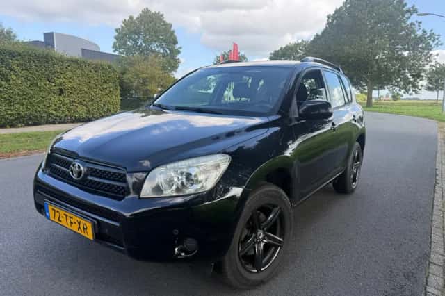 Toyota RAV4 (2006) thumbnail 1