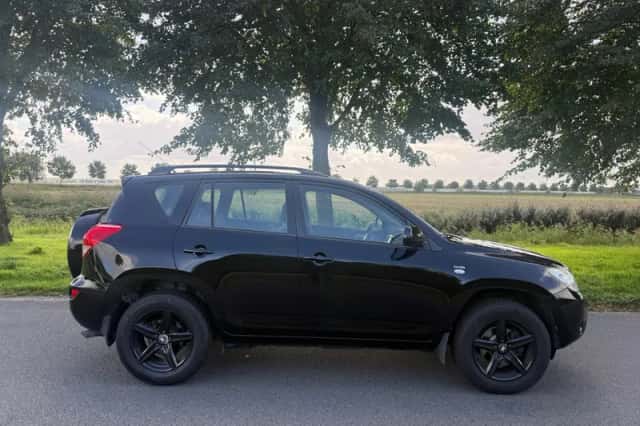 Toyota RAV4 (2006) thumbnail 6