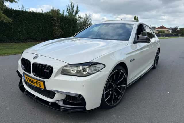 BMW 5-Serie (2013) thumbnail 1