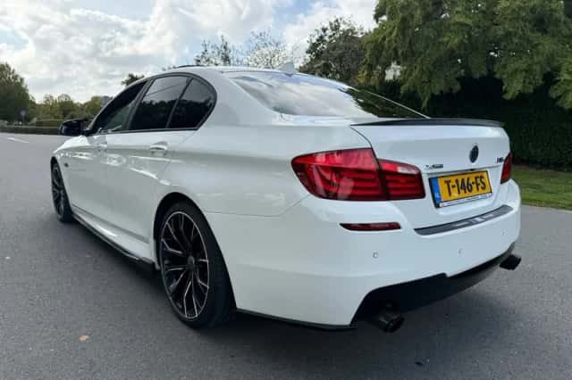BMW 5-Serie (2013) thumbnail 3