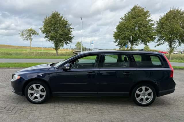 Volvo V70 (2009) thumbnail 2