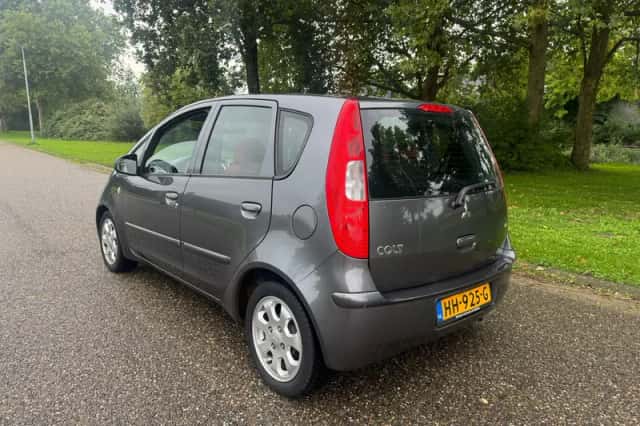 Mitsubishi Colt (2006) thumbnail 3