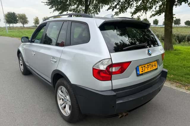 BMW X3 (2004) thumbnail 3