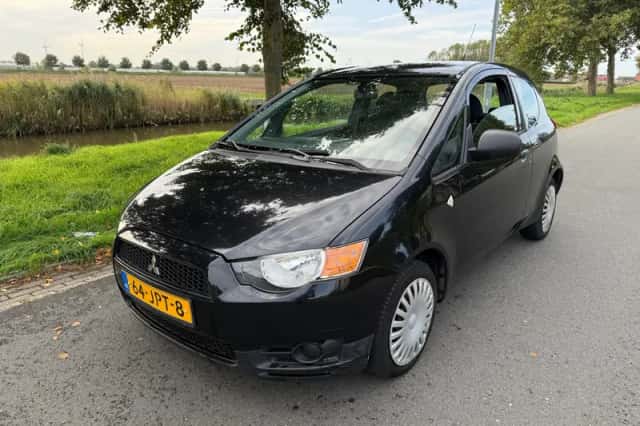 Mitsubishi Colt (2009) thumbnail 1