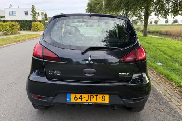 Mitsubishi Colt (2009) thumbnail 4