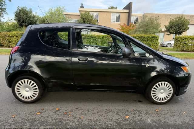Mitsubishi Colt (2009) thumbnail 6