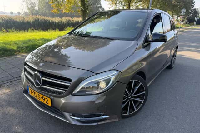 Mercedes-Benz B-Klasse (2012) thumbnail 1