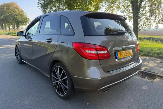 Mercedes-Benz B-Klasse (2012) thumbnail 3