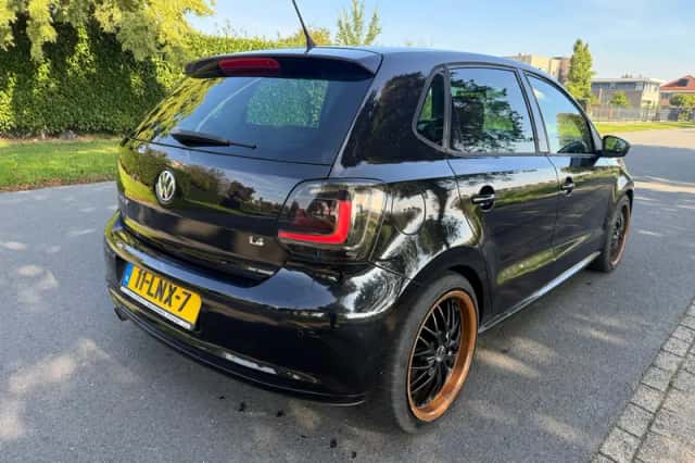 Volkswagen Polo (2010) thumbnail 5