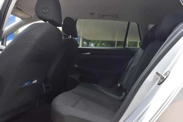 Volkswagen Golf (2021) thumbnail 6