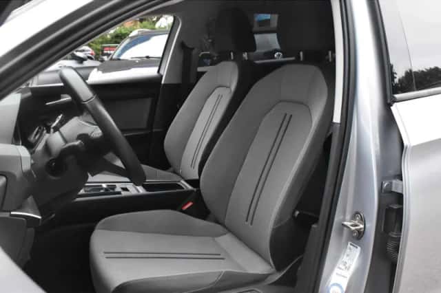 SEAT Leon Sportstourer (2022) thumbnail 2