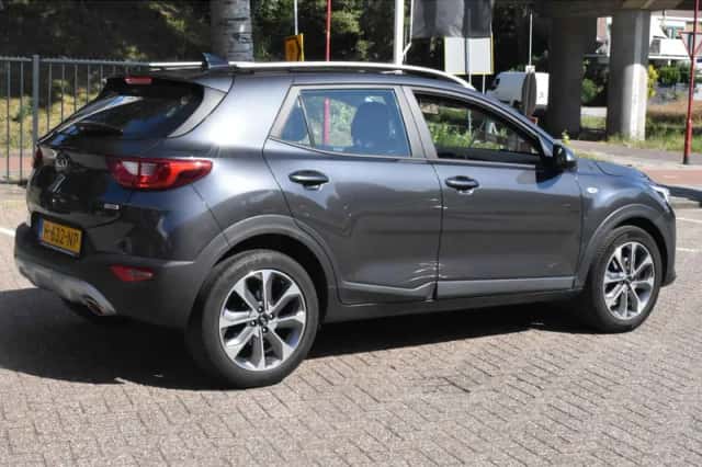 Kia Stonic (2020) thumbnail 3