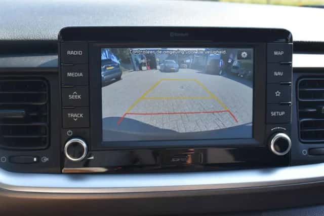 Kia Stonic (2020) thumbnail 5