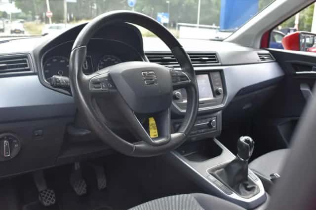 SEAT Arona (2019) thumbnail 2