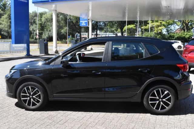 SEAT Arona (2023) thumbnail 3