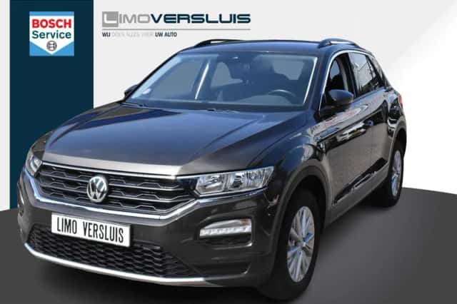 Volkswagen T-Roc (2018) thumbnail 1
