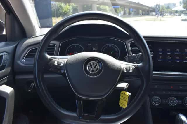 Volkswagen T-Roc (2018) thumbnail 6