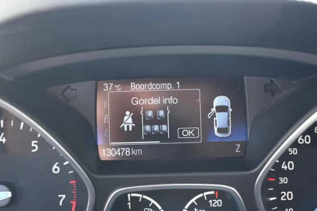 Ford Kuga (2019) thumbnail 4