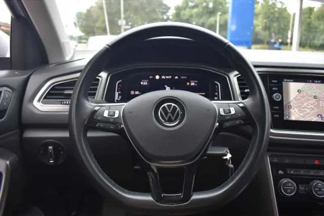 Volkswagen T-Roc (2021) thumbnail 4