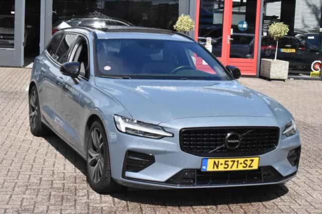 Volvo V60 (2022) thumbnail 5