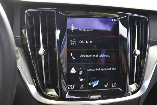 Volvo V60 (2022) thumbnail 6
