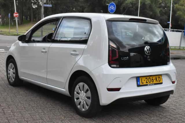 Volkswagen Up! (2021) thumbnail 3